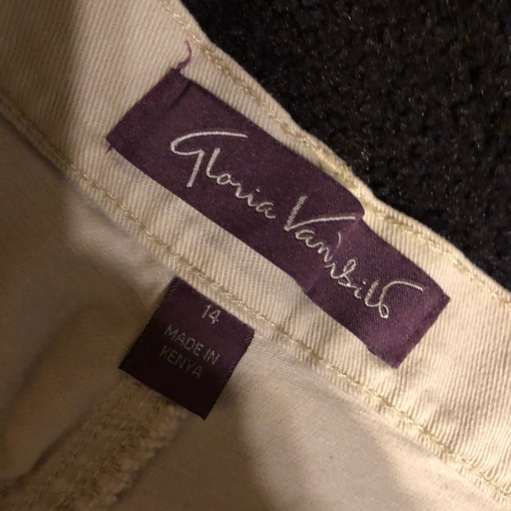 Excellent condition tan capris - Picture 5 of 5